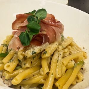 Pasta med lufttorkad skinka